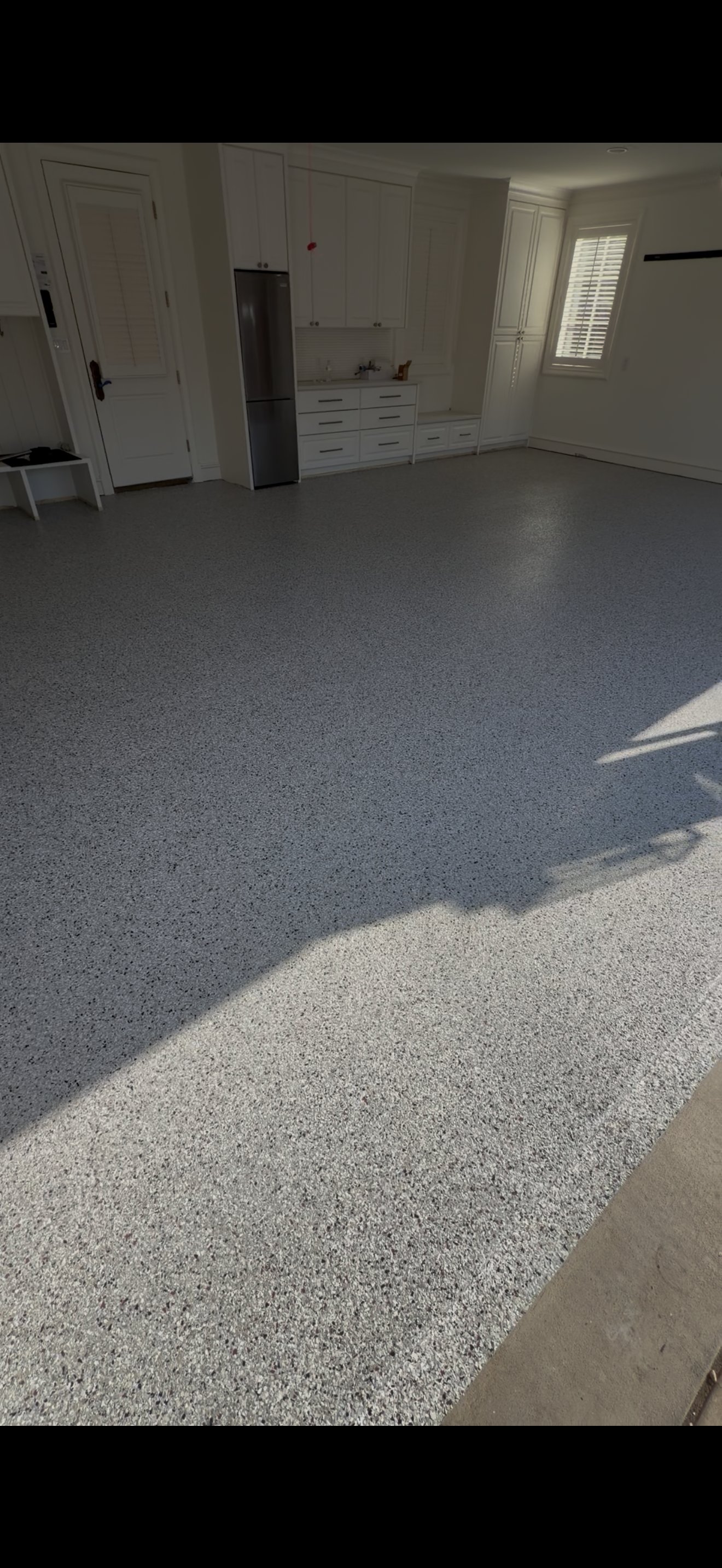 Residential garage epoxy floor